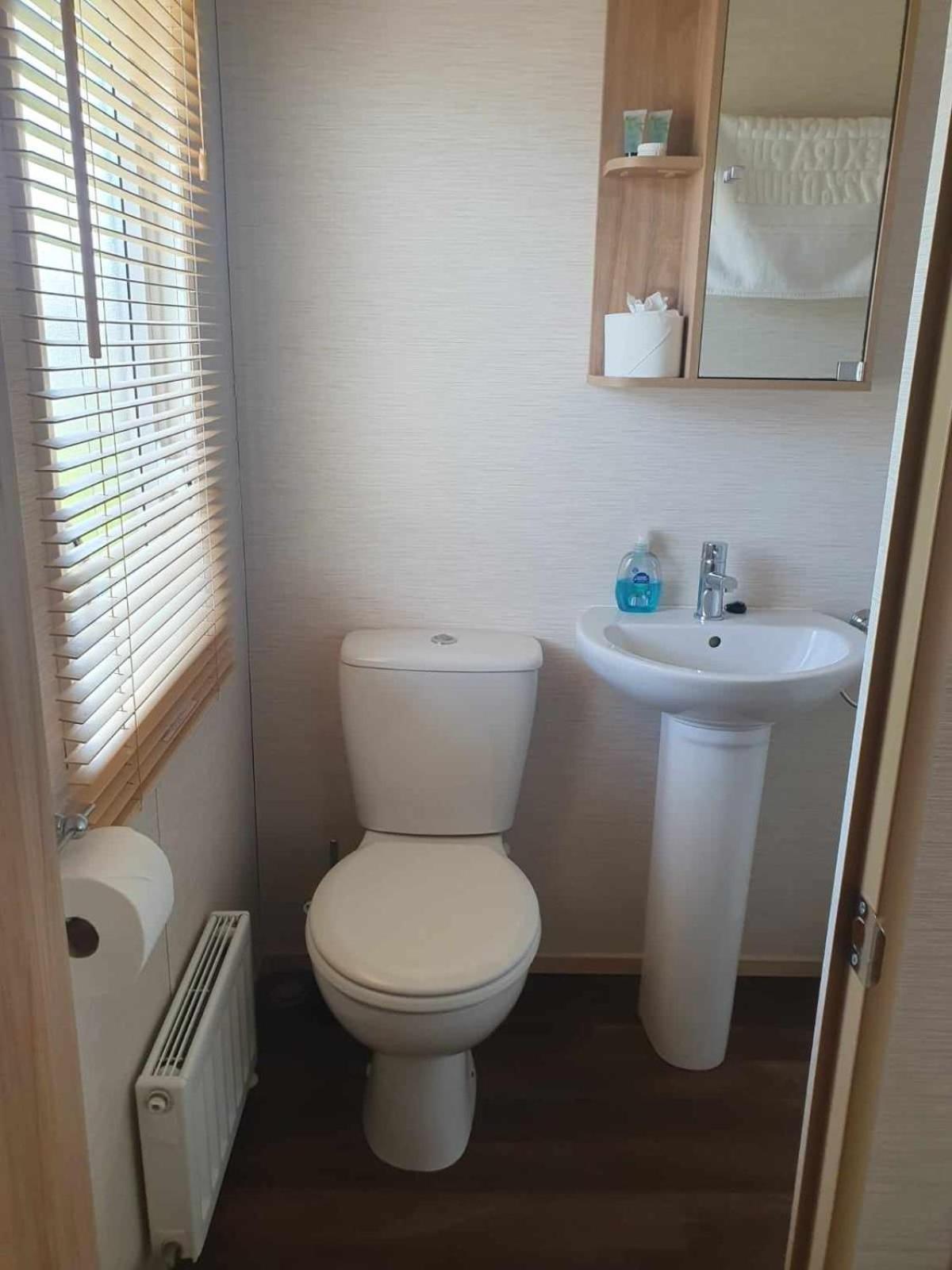 Isabel'S Retreat Apartment Mudeford Exterior photo